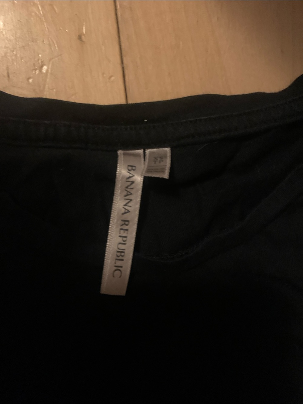Banana Republic Basic Black Neutral Casual Black Short Sleeve Tee Shirt - Picture 2 of 2